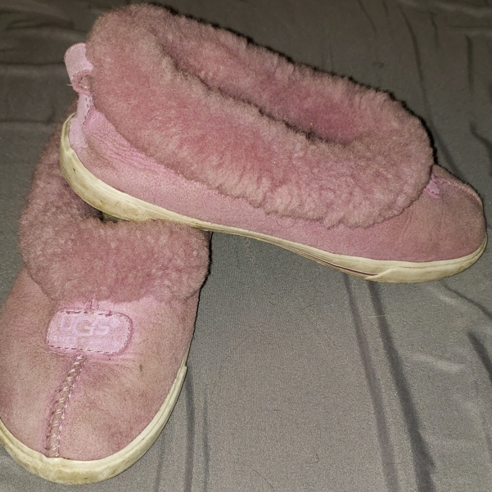 Pink/purplish Ugg slippers used.